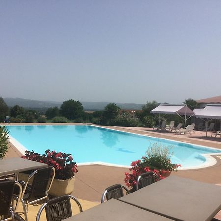 Hotel Restaurant - Le Vieux Pigeonnier Loubressac المظهر الخارجي الصورة
