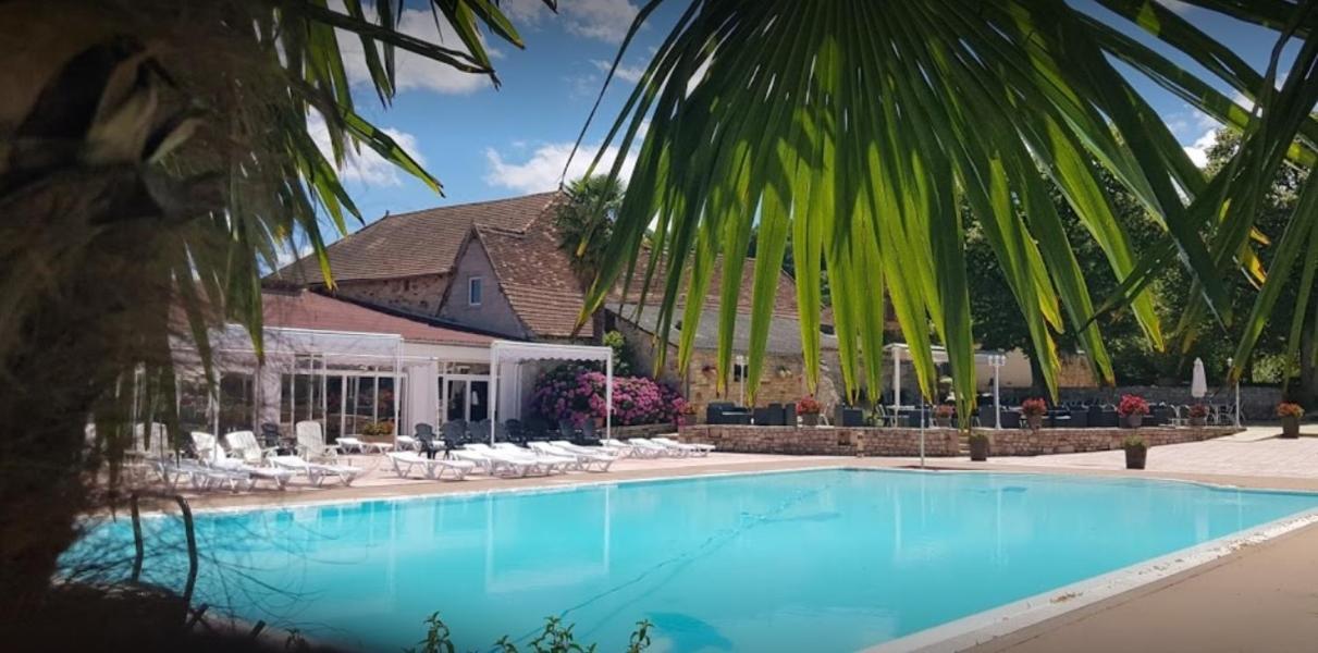 Hotel Restaurant - Le Vieux Pigeonnier Loubressac المظهر الخارجي الصورة